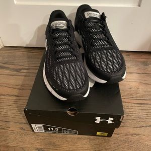 NWT Men’s Under Armour Charged Rogue Running Shoes/Sneakers